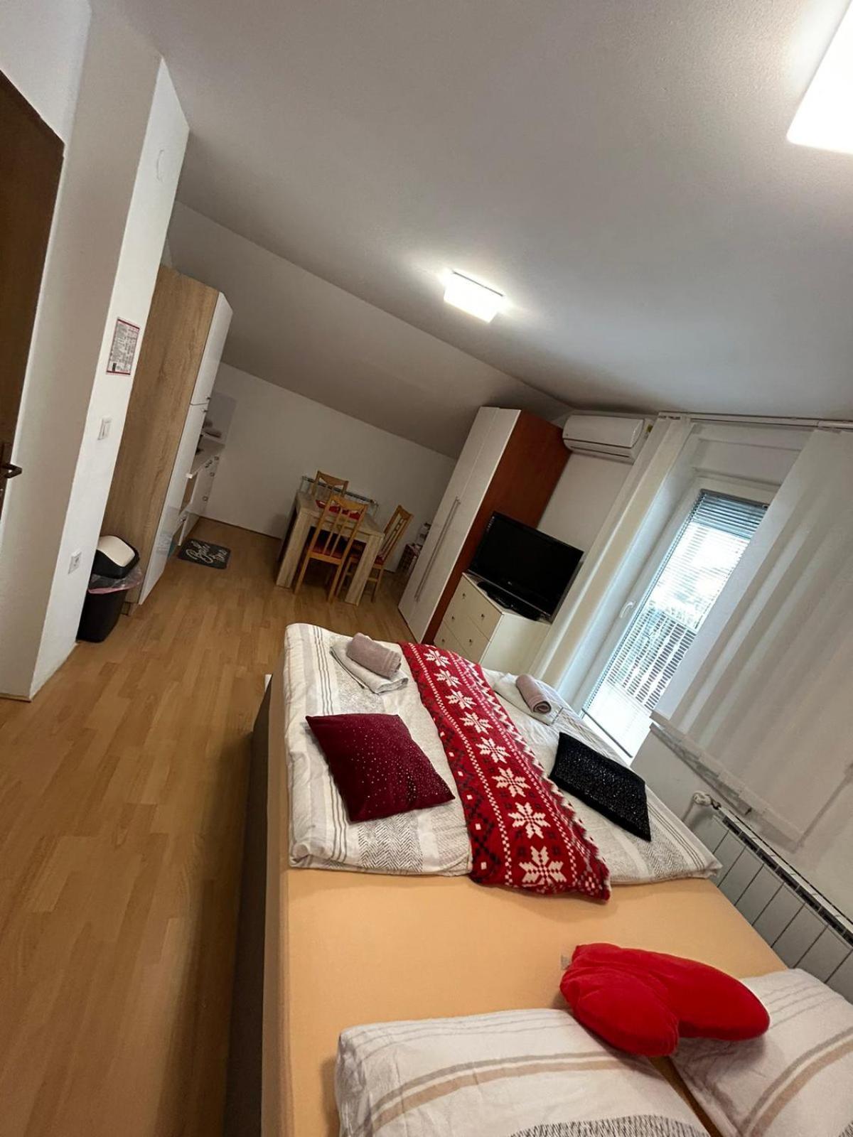 Apartments And Wellness Scavnicar Ljutomer ภายนอก รูปภาพ